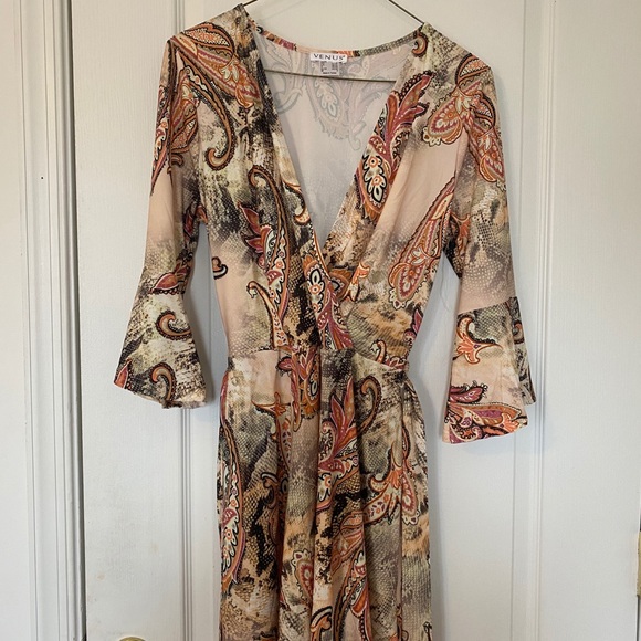 Dress - Picture 4 of 4